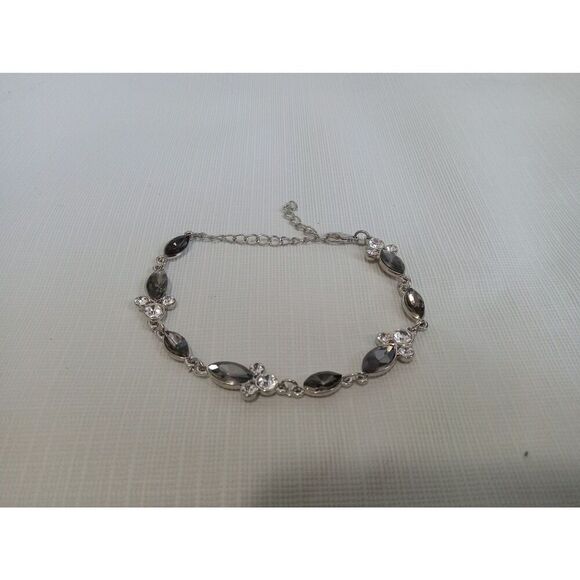 Paparazzi At Any Cost Silver Tone Gray Rhinestones Adjustable Statement Bracelet - Picture 3 of 8